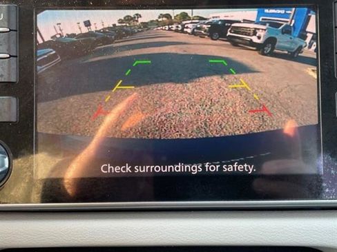 Used 2022 Nissan Versa SV image 20