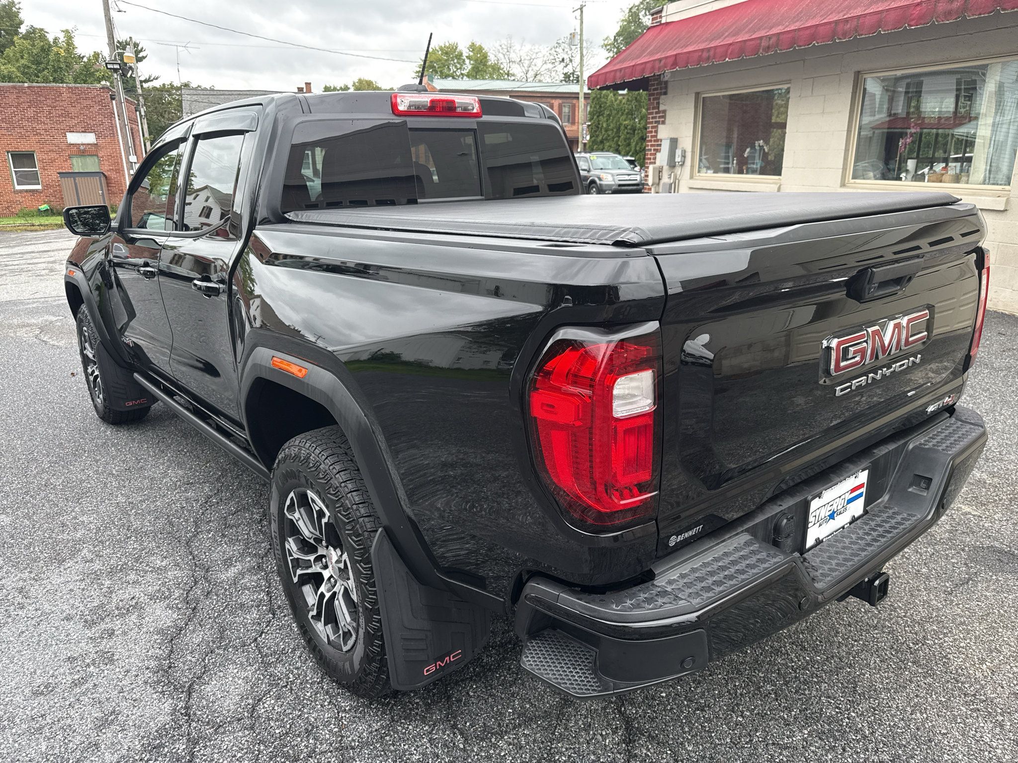 Used 2023 GMC Canyon AT4 w/ Canyon Safety Plus Package AWD/4WD image 3