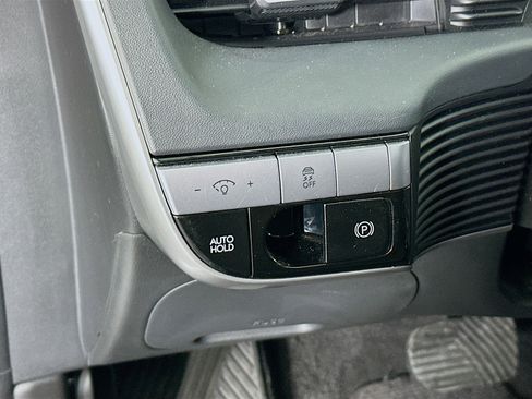 Used 2024 Hyundai Ioniq 5 SE image 17