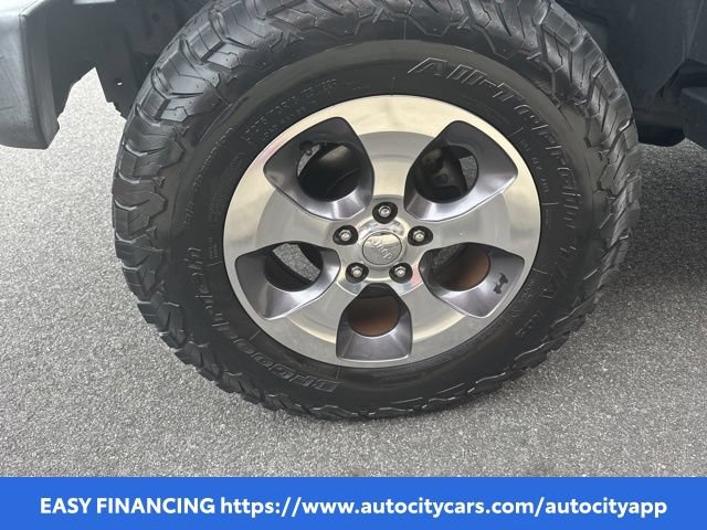 Used 2016 Jeep Wrangler Unlimited Sahara w/ Dual Top Group AWD/4WD image 5