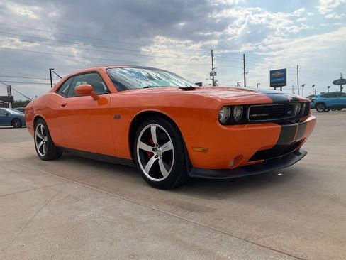 Used 2012 Dodge Challenger SRT8 w/ Premium Sound Group RWD image 27