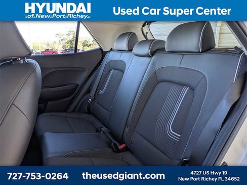 Certified 2023 Hyundai Venue Limited w/ Cargo Package image 14