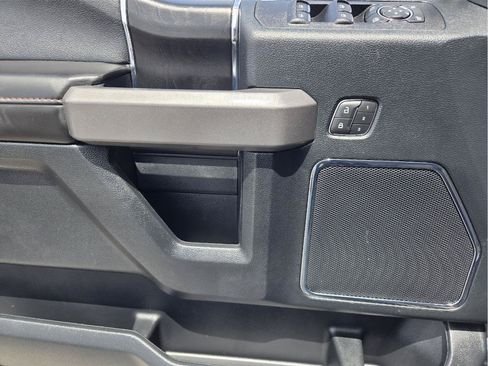 Used 2019 Ford F150 Platinum w/ Equipment Group 701A Luxury AWD/4WD image 21