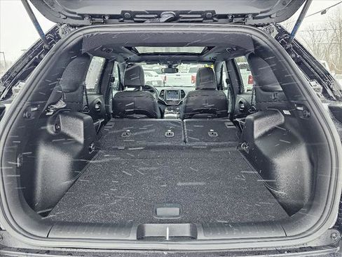 Certified 2021 Jeep Cherokee Latitude Lux 80th Anniv w/ Quick Order Package 26U 80TH image 35