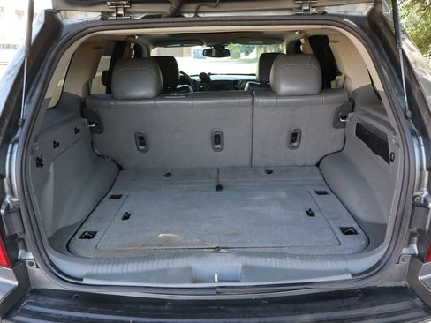 Used 2007 Jeep Grand Cherokee Limited w/ Trailer Tow Group IV AWD/4WD image 14