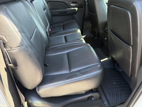 Used 2007 Chevrolet Avalanche LT w/ LT Preferred Equipment Group RWD image 16