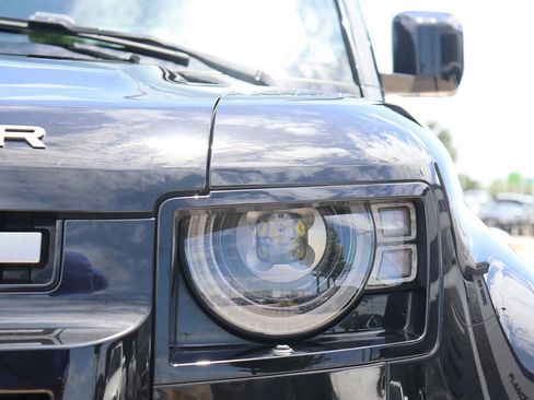 Used 2022 Land Rover Defender 110 X image 6