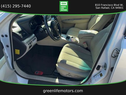 Used 2012 Subaru Outback 2.5i Premium w/ All-Weather Pkg AWD/4WD image 11