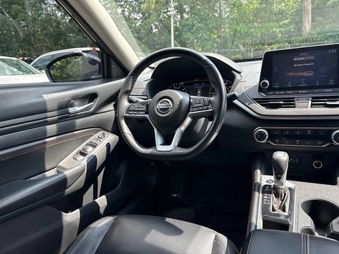 Used 2021 Nissan Altima 2.5 SR w/ SR Premium Package FWD image 25
