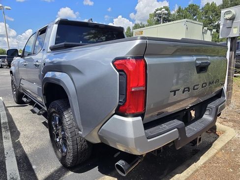 Used 2025 Toyota Tacoma SR5 RWD image 4