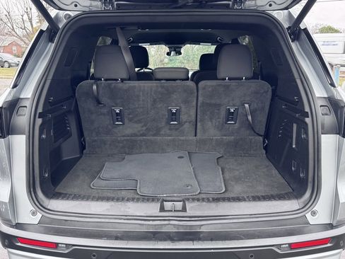 Used 2024 Chevrolet Traverse LT image 40