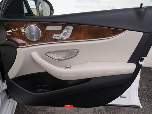 Used 2019 Mercedes-Benz E 300 4MATIC image 34