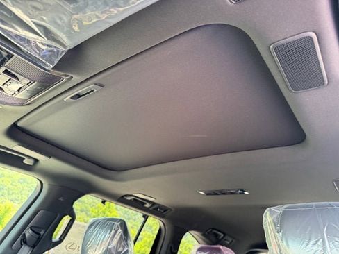 New 2025 Lexus LX 700h Luxury w/ Appearance Package image 15