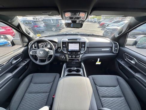 New 2026 RAM 1500 4x4 Crew Cab image 9