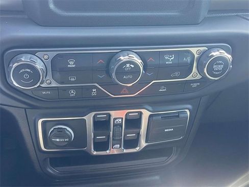 Used 2020 Jeep Gladiator Sport w/ Quick Order Package 24S image 23