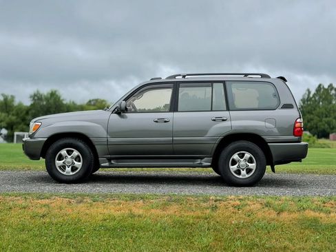 Used 2000 Toyota Land Cruiser AWD/4WD image 18