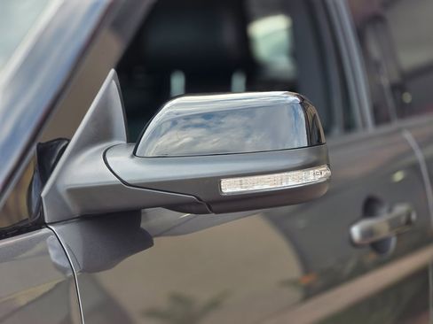 Used 2016 Ford Explorer XLT w/ Equipment Group 202A image 10