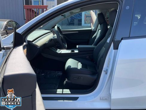 Used 2023 Tesla Model Y Long Range AWD/4WD image 16