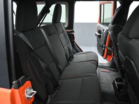 Used 2018 Jeep Wrangler Unlimited Rubicon AWD/4WD image 21