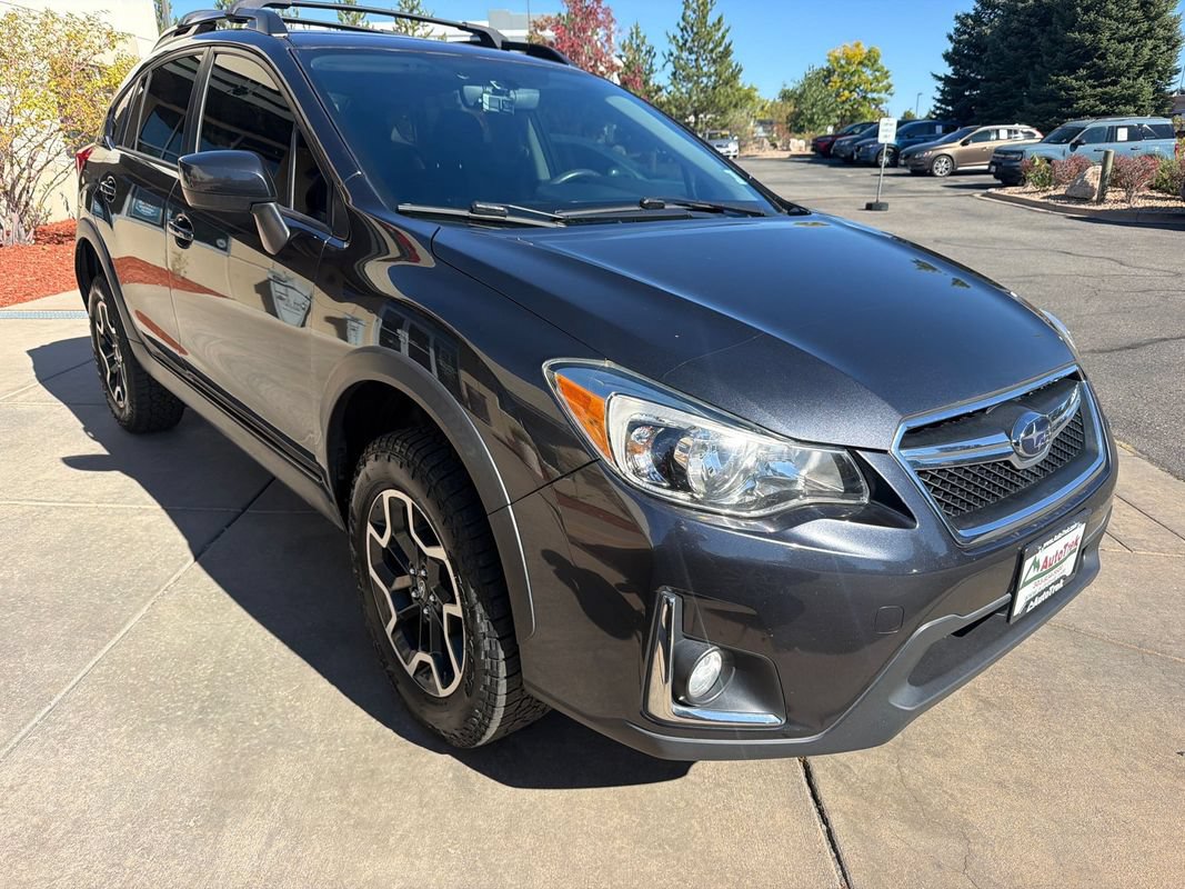 Used 2017 Subaru Crosstrek 2.0i Premium w/ Moonroof Package AWD/4WD image 4