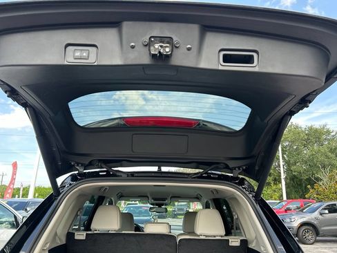 Certified 2025 Nissan Rogue SL FWD image 53