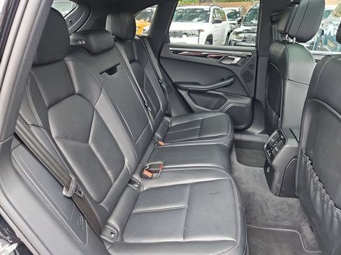Used 2024 Porsche Macan AWD/4WD image 15