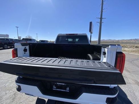 Used 2022 GMC Sierra 1500 AT4 w/ AT4 Premium Package AWD/4WD image 23