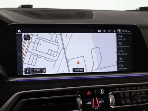 Used 2022 BMW X7 xDrive40i w/ M Sport Package AWD/4WD image 7