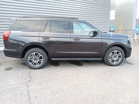 New 2026 Ford Expedition Active image 2