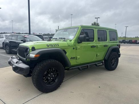 Used 2025 Jeep Wrangler Unlimited Sport AWD/4WD image 3