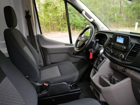 Used 2024 Ford Transit 350 148 Medium Roof AWD image 33