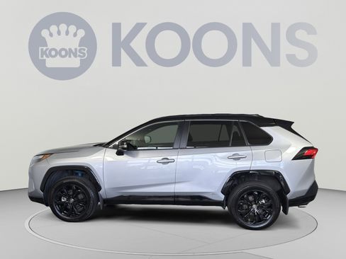 Used 2024 Toyota RAV4 XSE AWD/4WD image 2