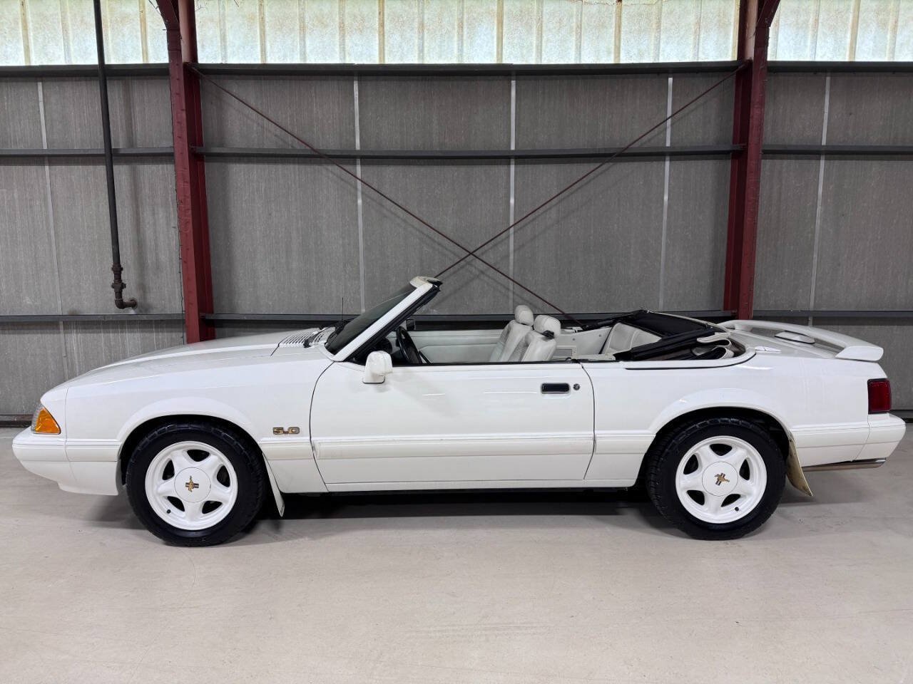 Used 1993 Ford Mustang LX RWD image 6