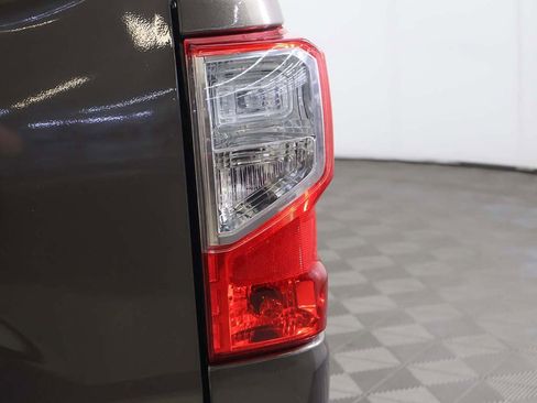 Used 2017 Nissan Titan SV image 13