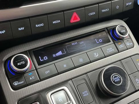 Used 2025 Hyundai Palisade SEL FWD image 40
