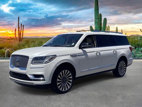 Used 2019 Lincoln Navigator L Reserve AWD/4WD image 7