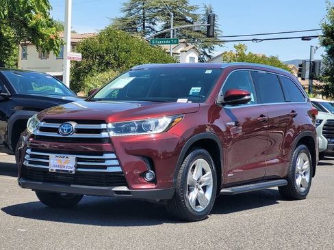 Certified 2019 Toyota Highlander Limited w/ Carpet Mat Package (TMS) AWD/4WD image 10