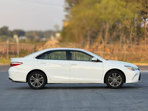 Used 2016 Toyota Camry SE FWD image 7