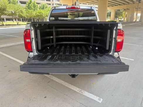 Used 2019 Chevrolet Colorado Z71 AWD/4WD image 11