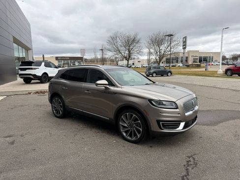 Used 2020 Lincoln Nautilus Reserve w/ Equipment Group 202A image 4