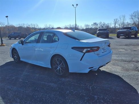 Used 2023 Toyota Camry SE image 20