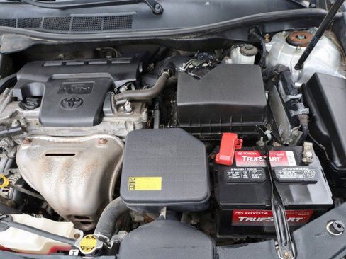 Used 2012 Toyota Camry SE FWD image 37