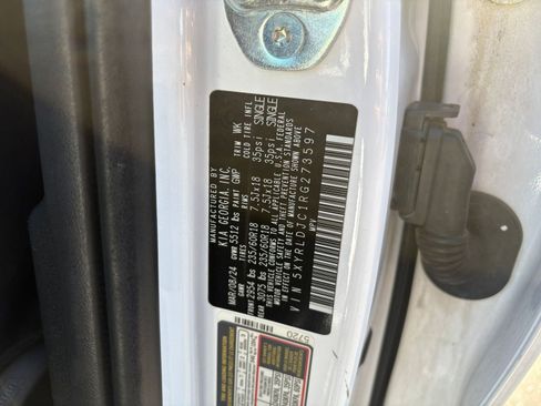 Used 2024 Kia Sorento S AWD/4WD image 32