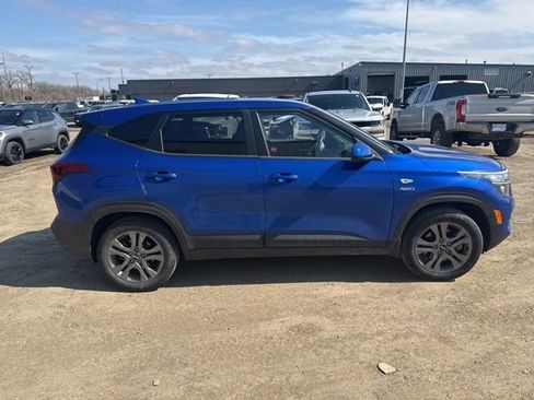 Used 2021 Kia Seltos LX image 8