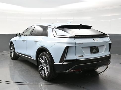 Certified 2024 Cadillac Lyriq Luxury AWD/4WD image 5