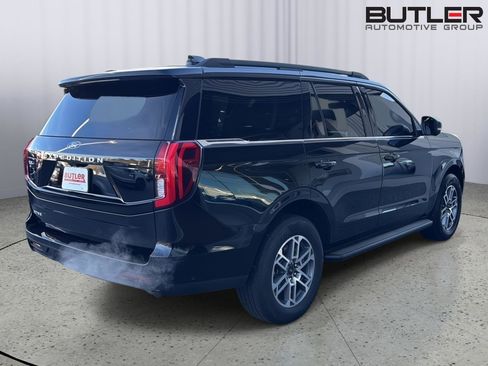 Certified 2025 Ford Expedition Active image 5