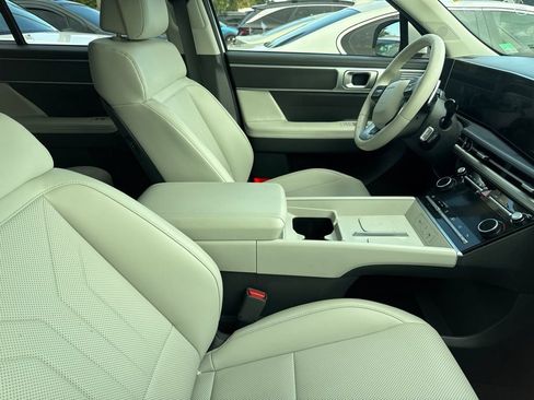 Used 2024 Hyundai Santa Fe SEL FWD image 8