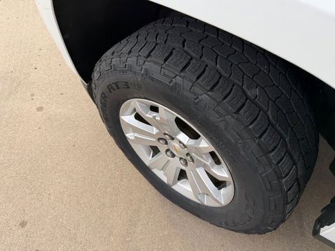 Used 2018 Chevrolet Colorado LT w/ LT Convenience Package image 16