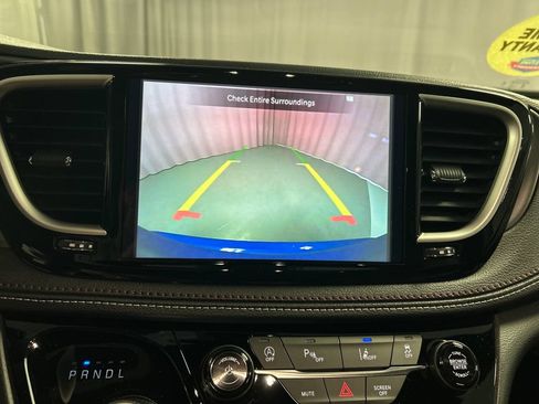 New 2027 Chrysler Pacifica Select FWD image 16