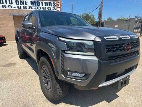Used 2026 Nissan Frontier PRO-4X AWD/4WD image 3